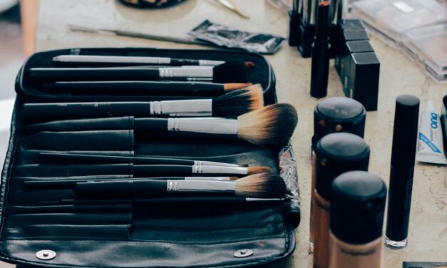 Hourglass Vanish Seamless Finish Foundation Stick Review