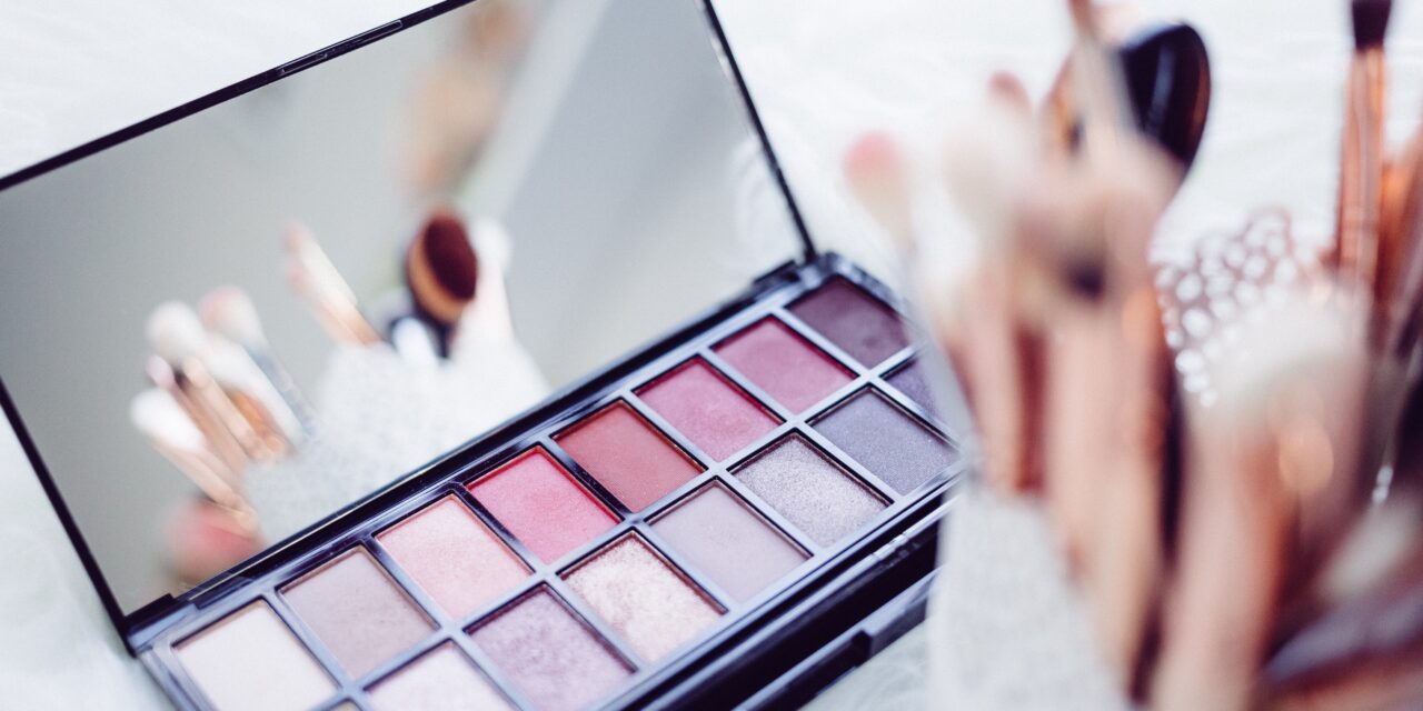 Top 4 Vibrant Eyeshadow Palettes That Beginners Should Try ASAP